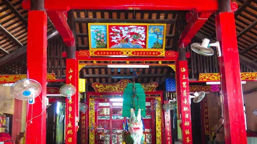 Lưu ý về trang phục và ứng xử khi tham quan