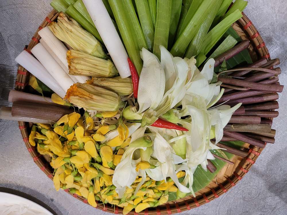 Các loại rau nấu cùng canh chua cá linh