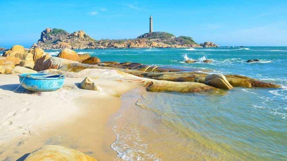 Tham quan đảo Kê Gà và bãi đá tự nhiên