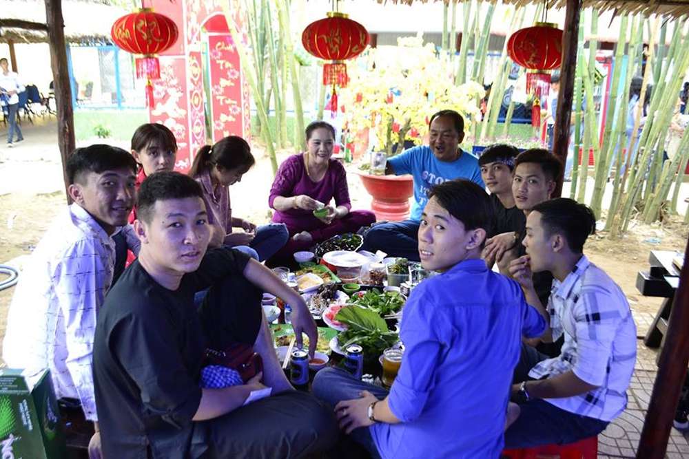 Thưởng thức ẩm thực miền tây