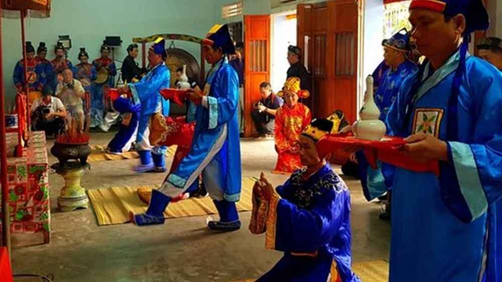 Trải nghiệm văn hóa địa phương