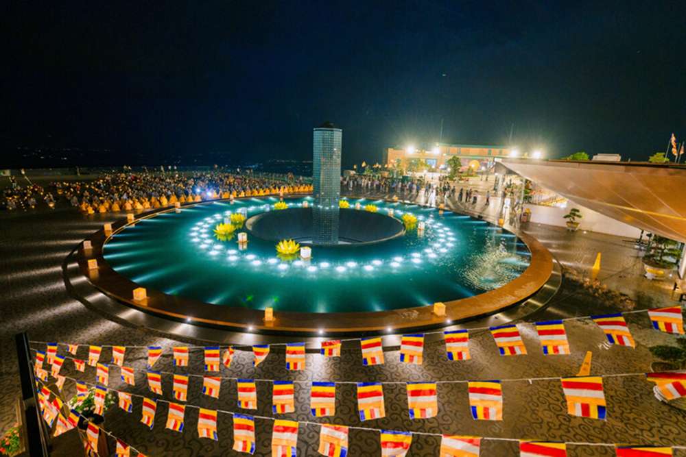 Trụ Kinh Bát Nhã linh thiêng tại Núi Bà Đen