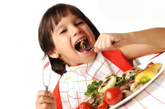 Cách giúp trẻ ăn tốt và có thói quen lành mạnh