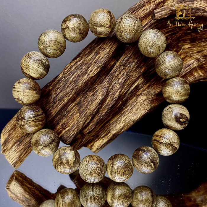 Không đeo vòng gỗ phong thủy đã qua sử dụng