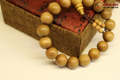 Vòng gỗ phong thủy