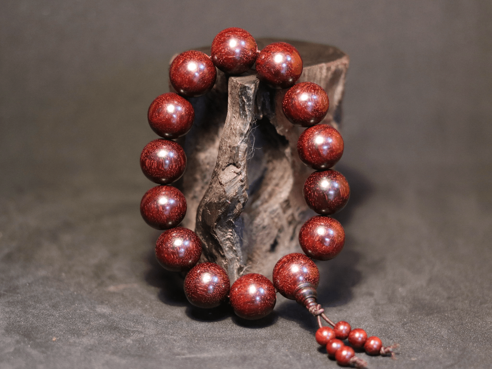 05 Cách Nhận Biết Gỗ Tử Đàn Để Tránh Mua Phải Sản Phẩm Kém Chất Lượng