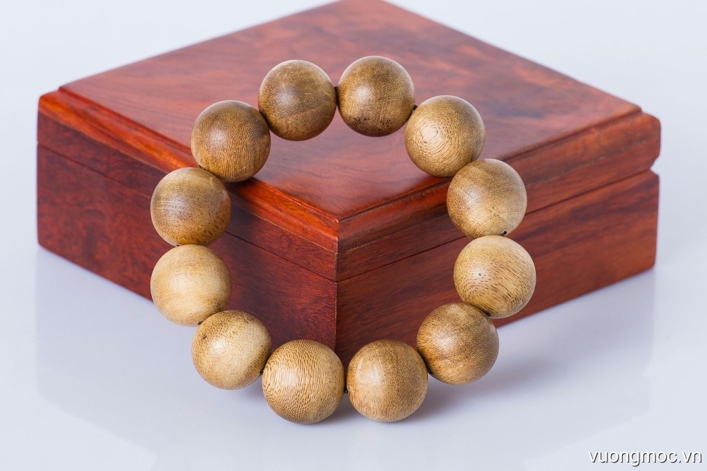 Vòng gỗ trầm hương