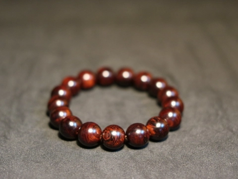 Vòng gỗ tử đàn hợp mệnh mộc