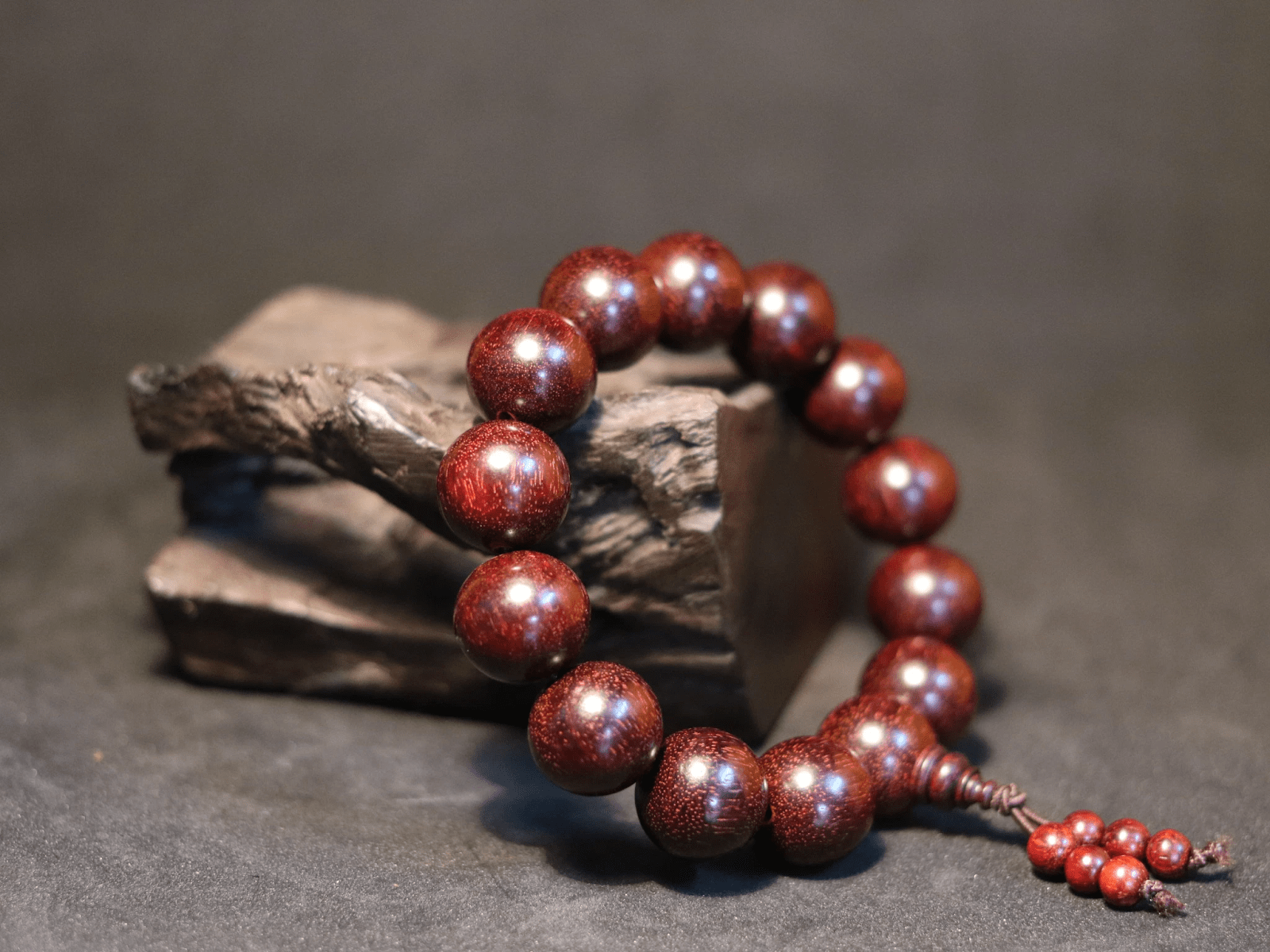 05 Cách Nhận Biết Gỗ Tử Đàn Để Tránh Mua Phải Sản Phẩm Kém Chất Lượng