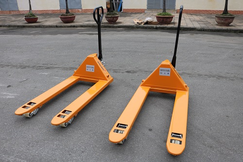 Xe nâng tay thương hiệu Interlift