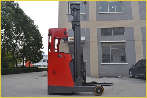 Xe nâng Reach Truck tầm cao Sinolift