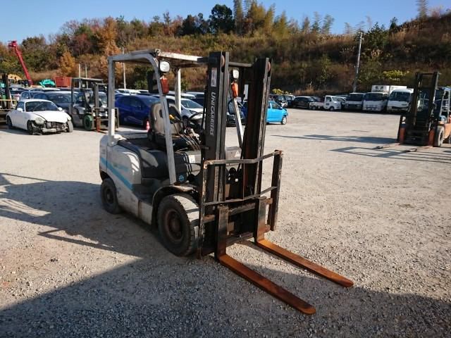 Chất lượng- yếu tố hàng đầu ảnh hưởng đến giá xe nâng đã qua sử dụng.
