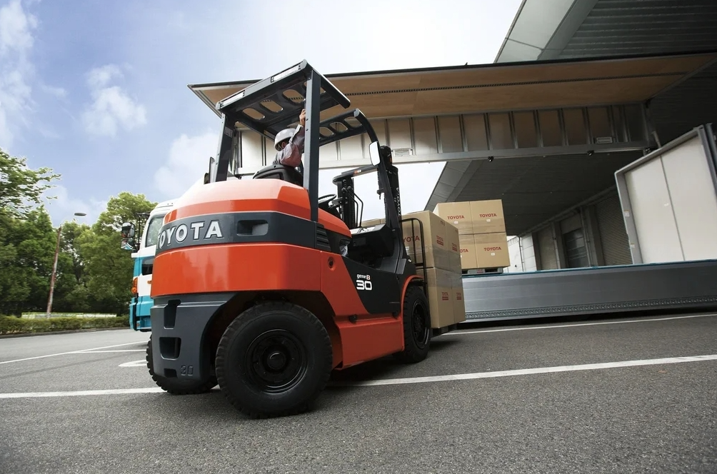 Xe nâng điện ngồi lái Toyota 8FB Series