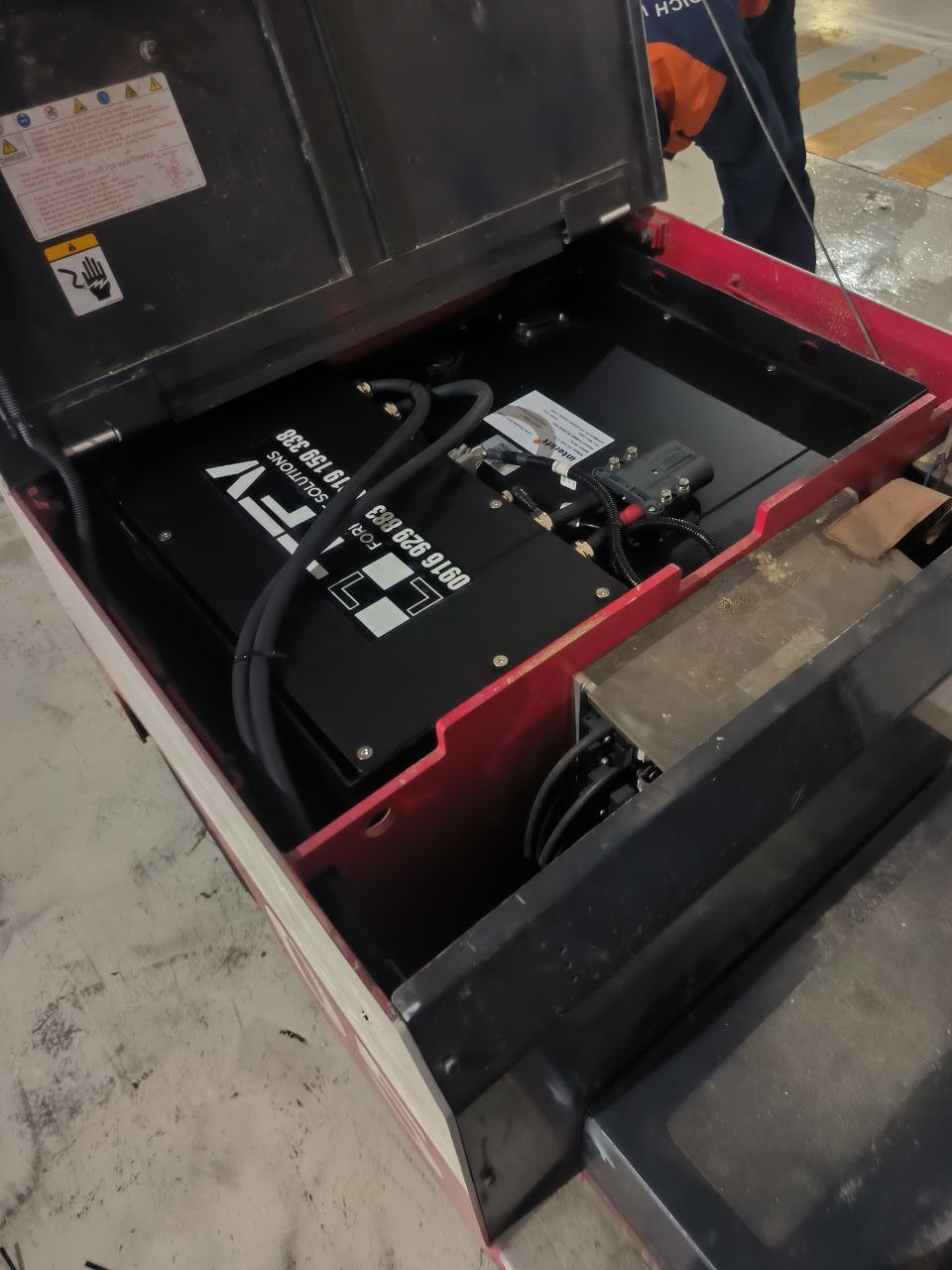 Pin Lithium Interlift vừa lắp đặt