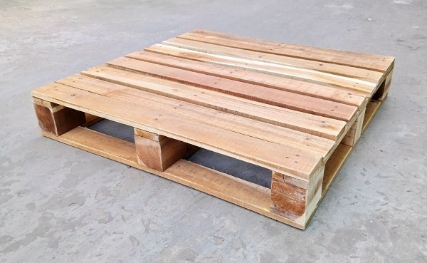 Pallet gỗ dùng cho vận chuyển và lưu trữ hàng hóa