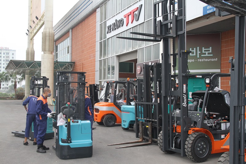 Xe nâng luôn được kiểm tra, bảo trì bảo dưỡng trước khi giao tới khách hàng