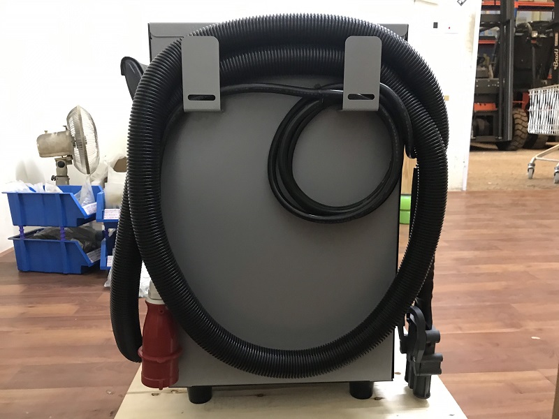 Bộ sạc ắc quy lithium 48V- 200A CHB hiệu EIKTO, hàng mới 100%