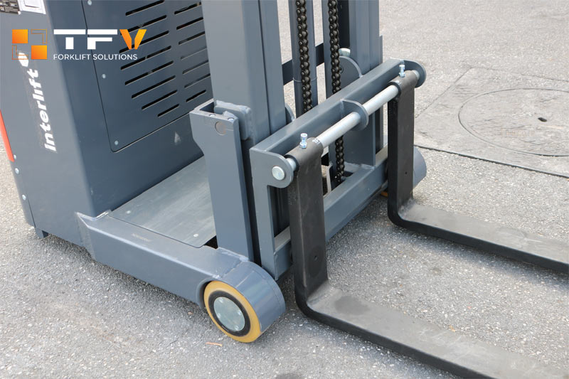 Càng xe nâng Stacker