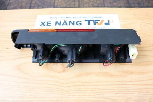 Đèn hậu xe nâng Toyota model 8FD10~30,8FG10~30 mã 56640-26601-71