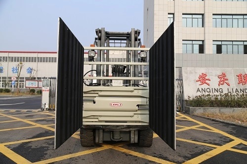 Xe nâng kẹp thùng carton Caton Clamp