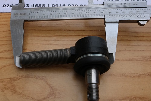 Rô tuyn bên phải xe nâng Toyota model FB, FD series mã 24234-32331. Mã P.00145