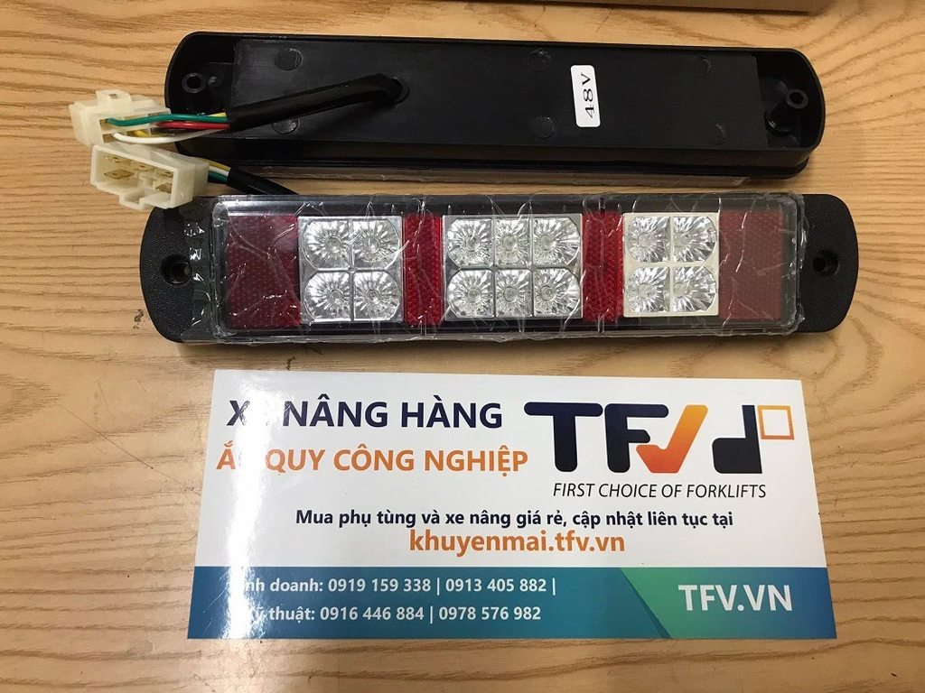 Cụm đèn hậu xe nâng