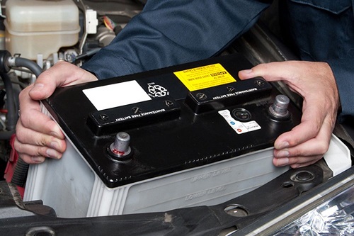 Nên để ý để nhận biết những dấu hiệu cần thay bình ắc quy xe điện