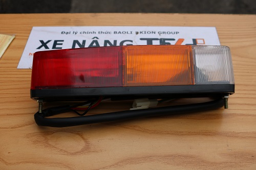 Cụm đèn hậu xe nâng Komatsu mã HS-LL061 hàng mới 100%. Mã P.00394