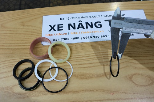 Phớt xylanh xe nâng TCM mã B-3055A-00058 hiệu Folangsi, hàng mới 100%
