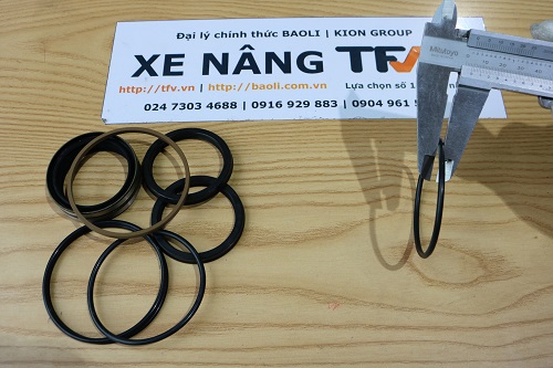 Phớt xylanh xe nâng Toyota mã 04433-20110-71 hiệu Folangsi, hàng mới 100%