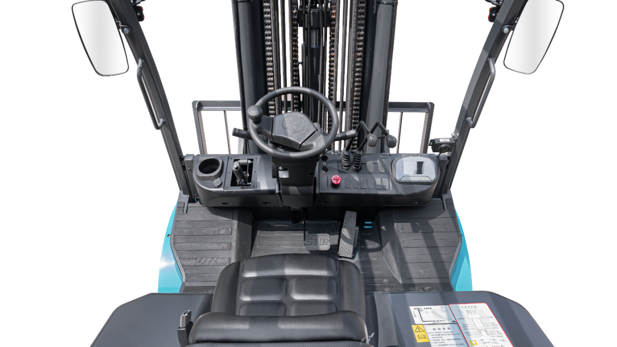 Khoang lái Xe nâng điện Baoli 4-5 tấn