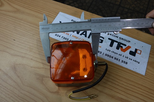 Cụm đèn xin nhan xe nâng 214g mã HS-LL020 hàng mới 100%. Mã P.00382