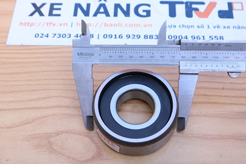 Vòng bi xe nâng kích thước 35x82x31 mm Hiệu CLUNT. Mã P.00273