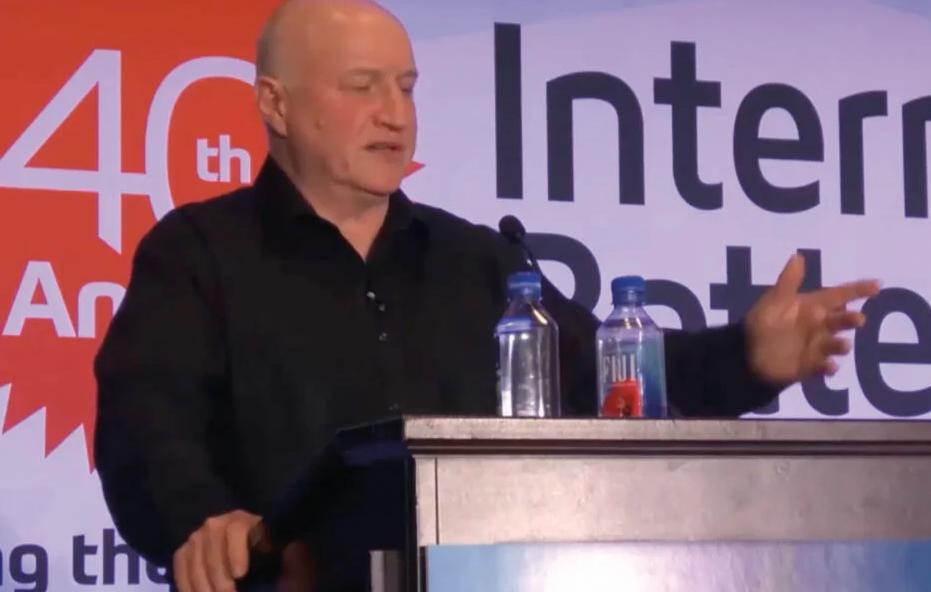 Giáo sư Dahn phát biểu