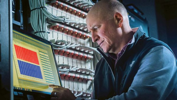 Giáo sư Dahn tại Đại học Dalhousie