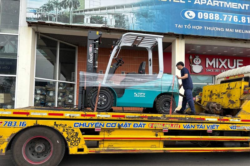 Chi phí vận chuyển không được bao gồm sẵn trong đơn giá thuê xe nâng