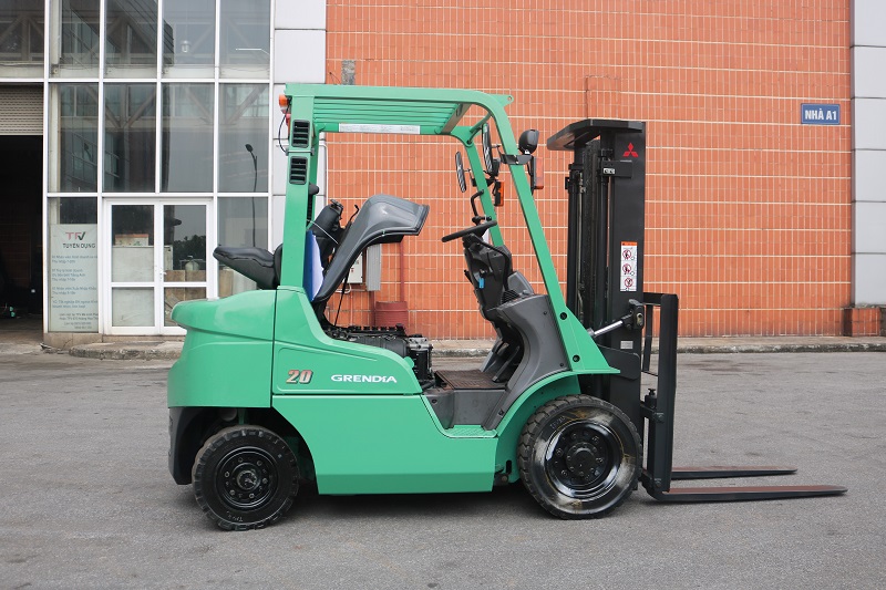 Xe nâng dầu thương hiệu Mitsubishi