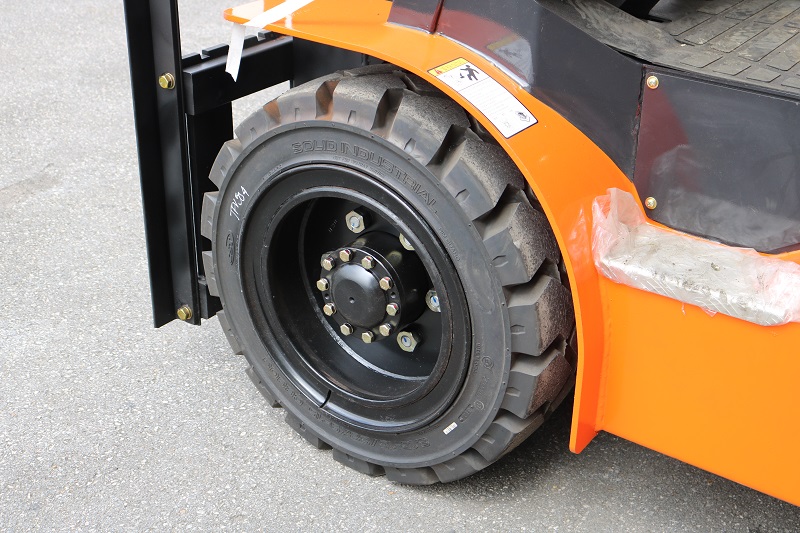 Bánh trước xe nâng dầu 3.0 tấn CT Power FD30 TL Series