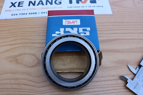 Vòng bi xe nâng kích thước 100*65*27 mã 33013 SKF hàng mới 100%