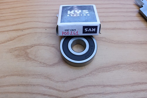 Vòng bi xe nâng KOYO 6303 - 2RS kích thước 17x47x14 mm. Mã P.00261