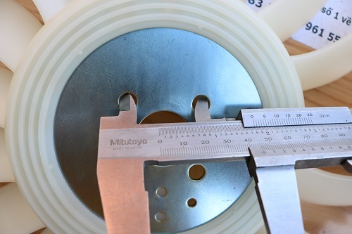 Quạt tản nhiệt xe nâng Toyota 1DZ, 2Z, 13Z,14Z mã 16361-26600-71. Mã P.00124