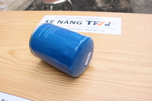 Lọc dầu động cơ xe nâng TCM mã 13608 hiệu Total Source. Mã P.00050