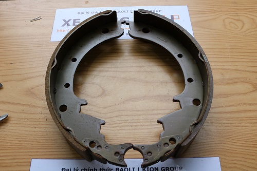 Má phanh xe nâng Komatsu FD20~30-11 mã 3EB-30-23430 hiệu KBZ. Mã P.00903