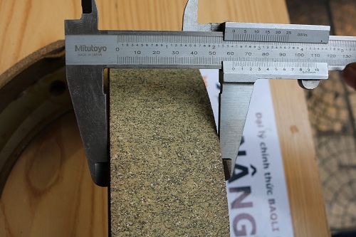 Má phanh xe nâng Komatsu FD20~30-11 mã 3EB-30-23430 hiệu KBZ. Mã P.00903