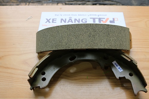 Má phanh xe nâng TCM FD30T3, FG30T3, 5FD28~30(8908-9209) mã C52-13117-53000Z hiệu KBZ. Mã P.00904