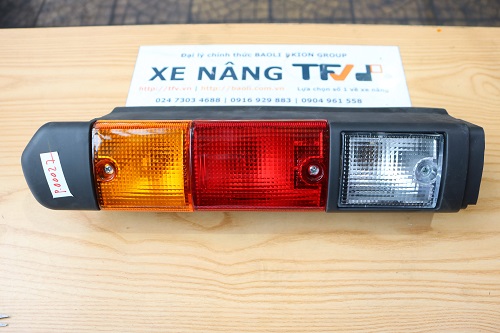 Đèn hậu xe nâng Toyota model 8FD10~30,8FG10~30 mã 56640-26601-71