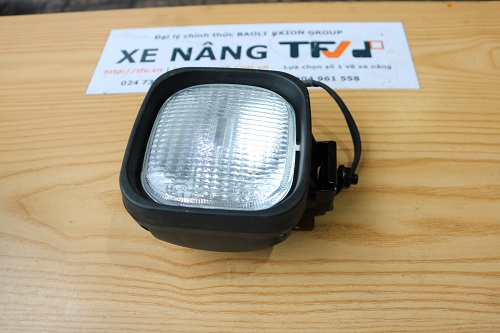 Bộ đèn pha xe nâng Toyota model 6FD10~45, 6FG10~45,7FD10~45, 7FG10~45 mã 56510-23600-71. Mã P.00030