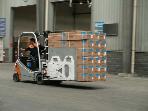 Xe nâng kẹp thùng carton - Caton Clamp