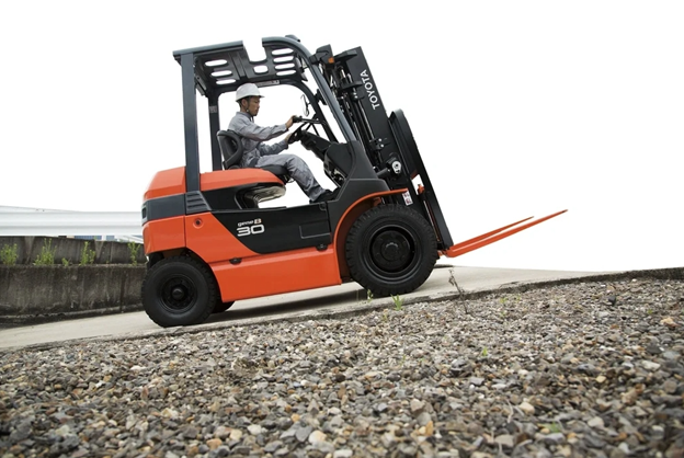 Xe nâng điện Toyota