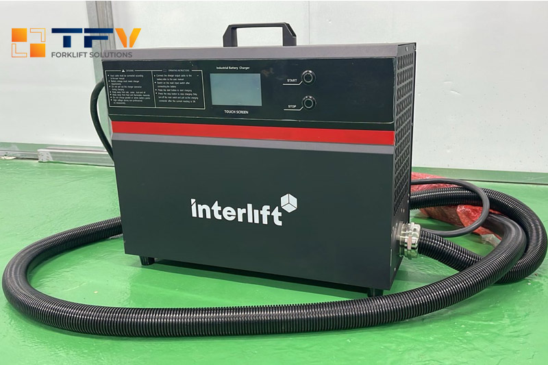Sạc pin Lithium thương hiệu Interlift